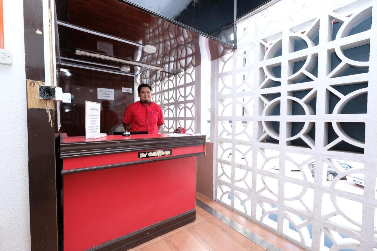 Oyo 715 Mr J Hotel コタバル エクステリア 写真