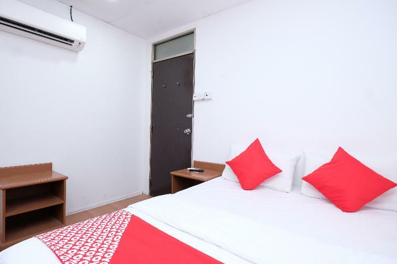 Oyo 715 Mr J Hotel コタバル エクステリア 写真