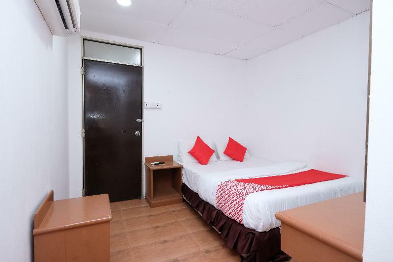 Oyo 715 Mr J Hotel コタバル エクステリア 写真