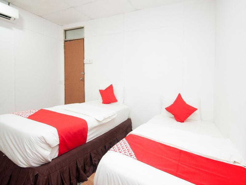 Oyo 715 Mr J Hotel コタバル エクステリア 写真